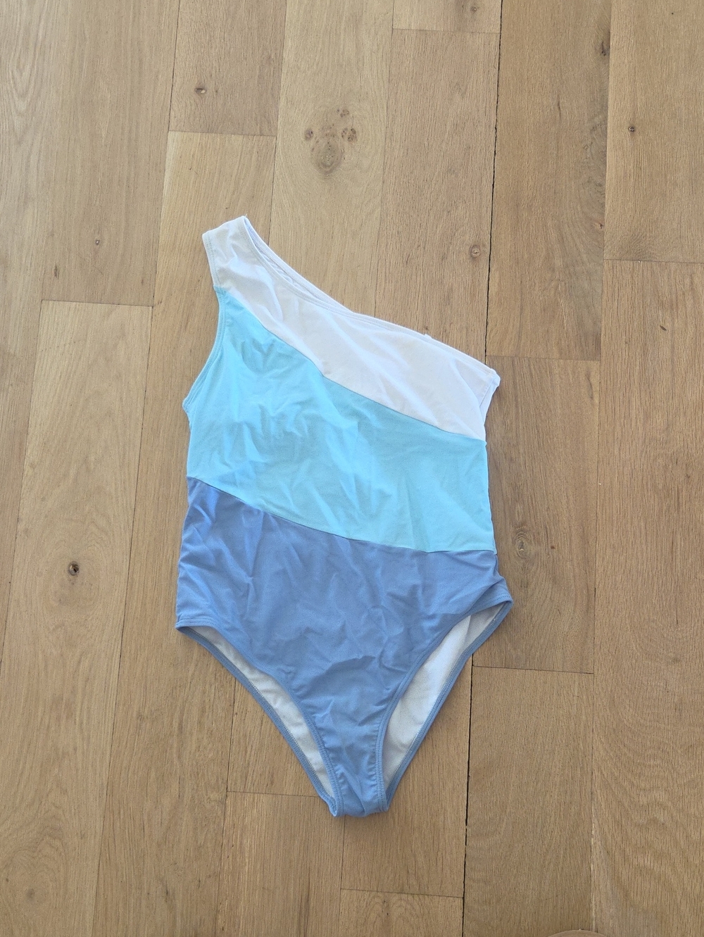 One-Shoulder Colorblock One-Piece Swimsuit in White & Light Blue & Blue